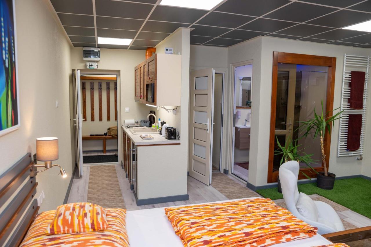 E 14 Lejlighedshotel Berekfürdő Eksteriør billede