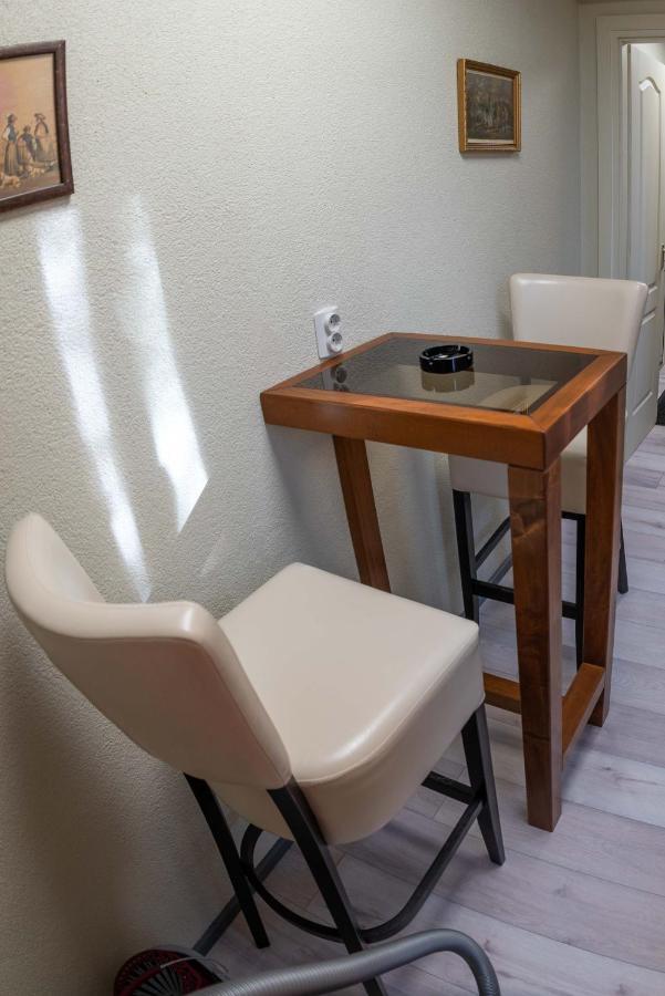 E 14 Lejlighedshotel Berekfürdő Eksteriør billede