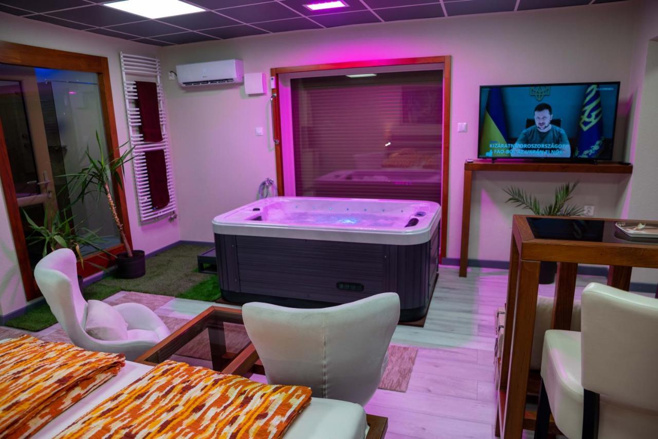 E 14 Lejlighedshotel Berekfürdő Eksteriør billede